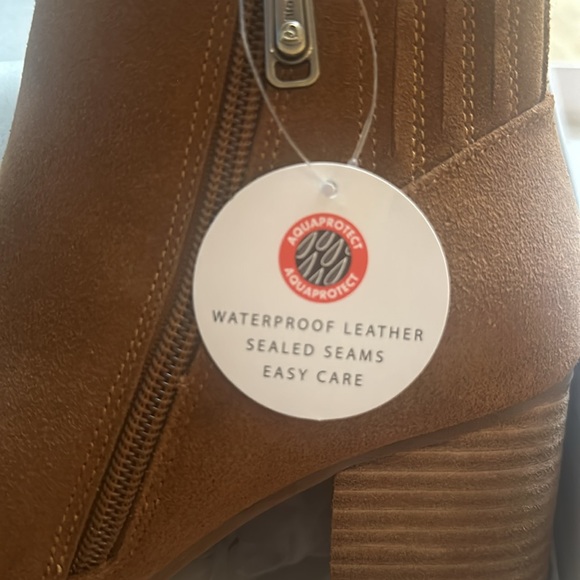 Blondo Brand New NOA Camel Suede Waterproof Boots 💖 - Picture 5 of 11